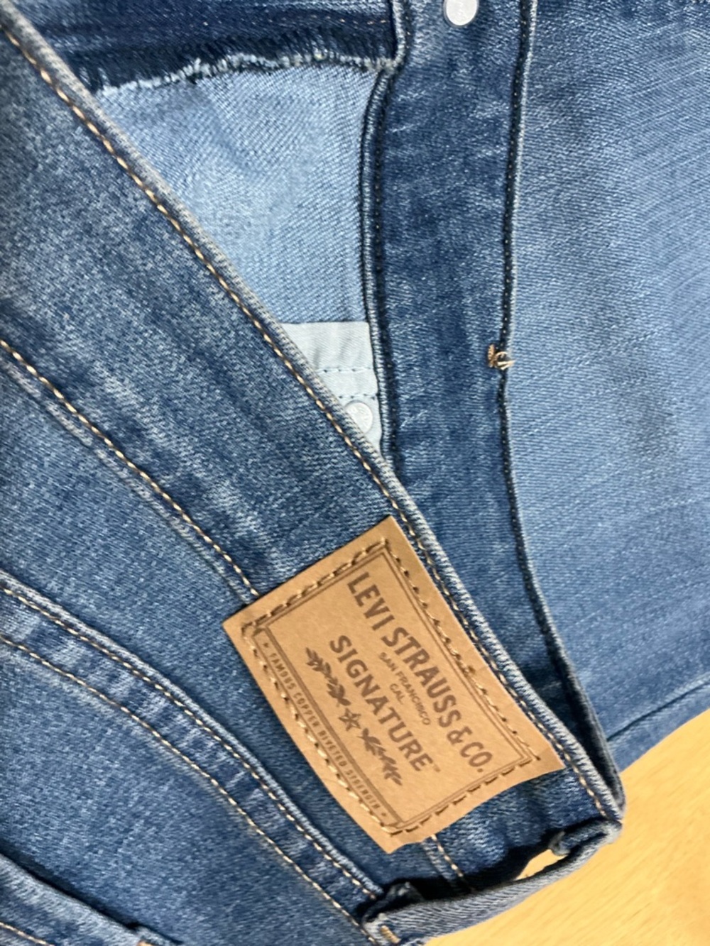 Levi's Light Blue Mid-Rise Bootcut Jeans - Picture 6 of 7